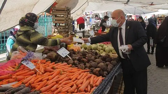 Pazar esnafı ve vatandaşları kongreye davet ettiler