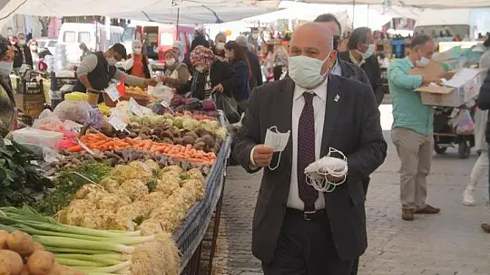 Pazar esnafı ve vatandaşları kongreye davet ettiler