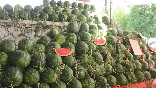 Yaz meyvelerine yoğun ilgi