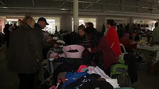 Her hafta kurulan pazara yoğun ilgi