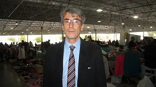 Her hafta kurulan pazara yoğun ilgi