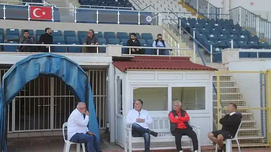 Teknik Direktör Kaya ilk antrenmanına çıktı