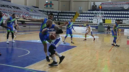 Sessiz maçın kazananı Merkez Efendi 88-106