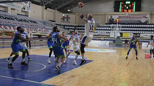 Sessiz maçın kazananı Merkez Efendi 88-106