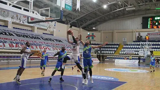 Sessiz maçın kazananı Merkez Efendi 88-106