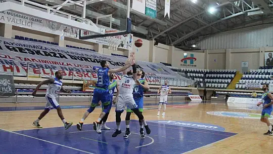 Sessiz maçın kazananı Merkez Efendi 88-106