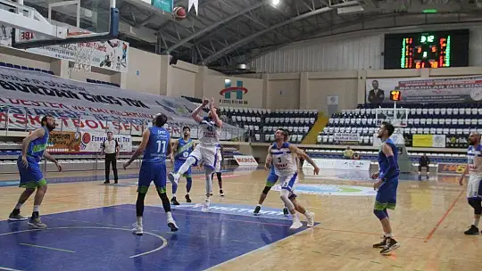 Sessiz maçın kazananı Merkez Efendi 88-106