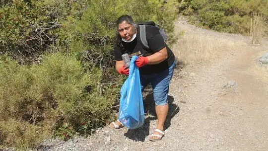 2 TON CİVARINDA ÇÖP TOPLANDI