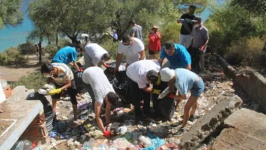 2 TON CİVARINDA ÇÖP TOPLANDI