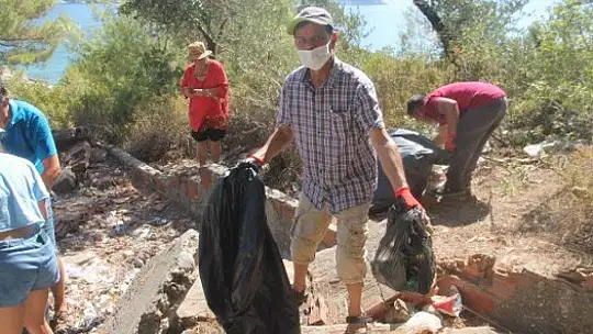 2 TON CİVARINDA ÇÖP TOPLANDI