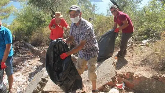 2 TON CİVARINDA ÇÖP TOPLANDI