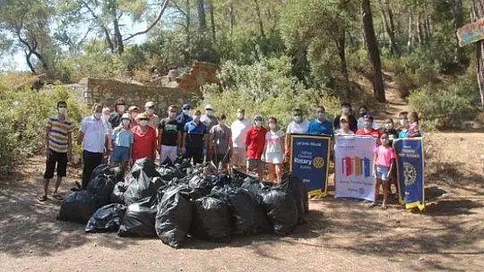 2 TON CİVARINDA ÇÖP TOPLANDI