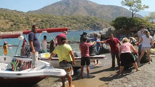 2 TON CİVARINDA ÇÖP TOPLANDI