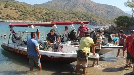 2 TON CİVARINDA ÇÖP TOPLANDI