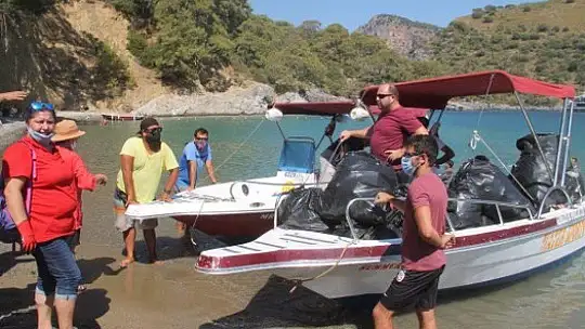 2 TON CİVARINDA ÇÖP TOPLANDI