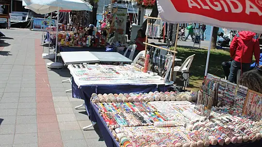 El Emeği Ürünler Sahiplerini Bekliyor