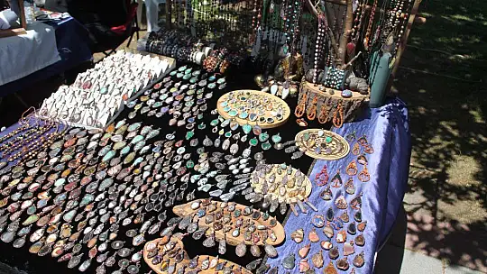 El Emeği Ürünler Sahiplerini Bekliyor