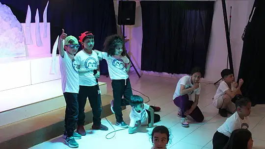 'Çağdaş Yaşamı Destekleme Derneği,' 23 Nisan gösterisi hazırladı