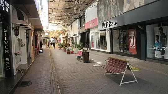 Bazı Mağazalar Önlem Olarak Kapattı