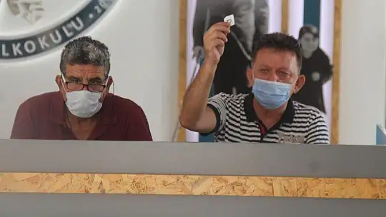 FETHİYE'DE ÖĞRENCİLERİN SINIFLARI KURA İLE BELİRLENDİ