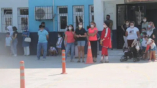 FETHİYE'DE ÖĞRENCİLERİN SINIFLARI KURA İLE BELİRLENDİ