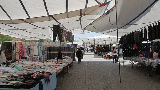 Salı Pazarı'nda giyim bölümü açılıyor