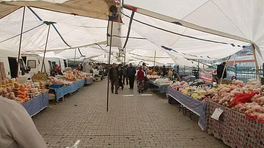 Salı Pazarı'nda Sessizlik Hakimdi 