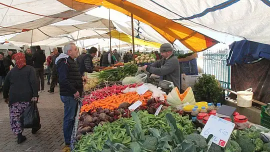 Kışlık Meyve Sebzelere İlgi Yoğun