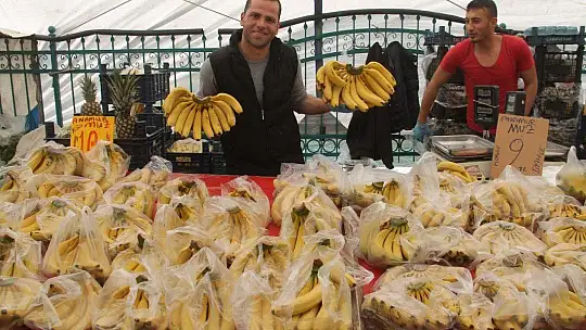 Salı Pazarı'nda Sessizlik Hakimdi 