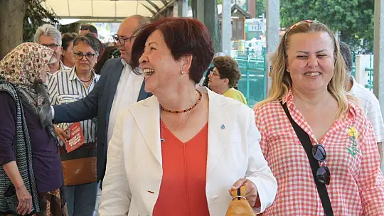 Aday Demir, pazar esnafıyla buluştu