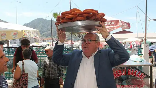 Vatandaşa Tatlılar Vekil Adayı Demir'den