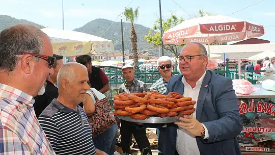 Vatandaşa Tatlılar Vekil Adayı Demir'den