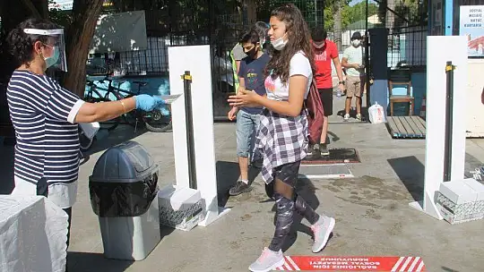 KAYA, 'ÖĞRENCİLERİMİZİN BAŞARI DURUMU MEMNUNİYET VERİCİ'