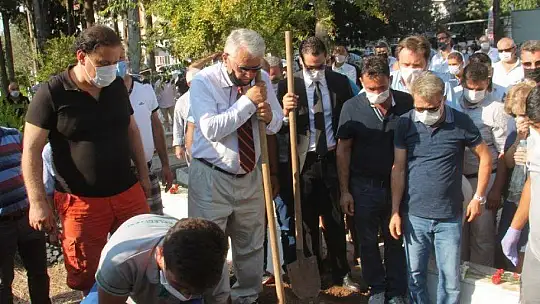 ALİ HİLMİ DÖĞERLİ, SON YOLCULUĞUNA DUALARLA UĞURLANDI