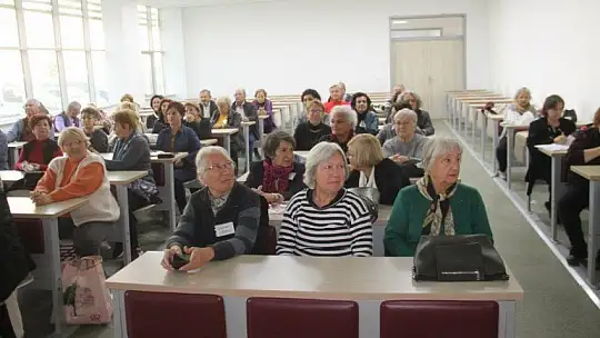 Gökmen, 'Nazım sevginin şairidir'