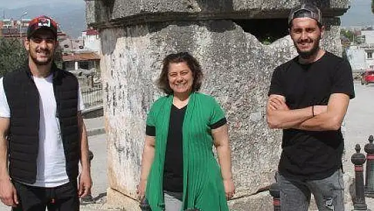 Futbolcular Fethiye'nin tarihi eserlerine hayran kaldılar 