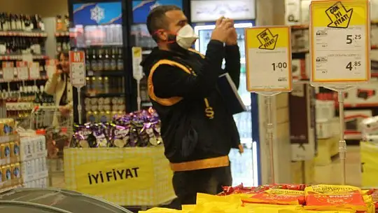 Polis ekipleri marketleri denetledi
