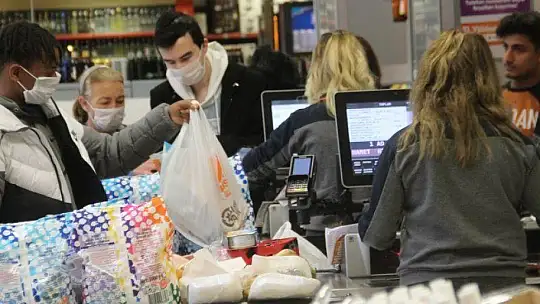 Polis ekipleri marketleri denetledi