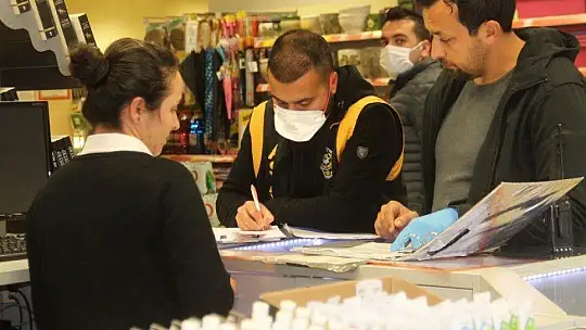 Polis ekipleri marketleri denetledi