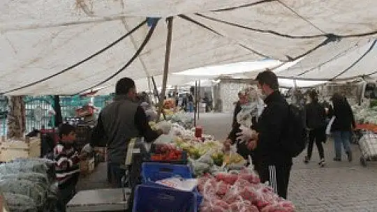 Üretici pazarı sakin geçti 