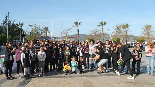 Çocuklar sokak oyunlarını tanıdı