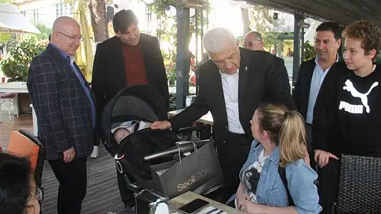 Belediye başkanları halkın içinde