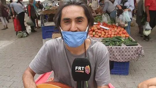 Tam kapanma öncesi türkülerle moral buldular