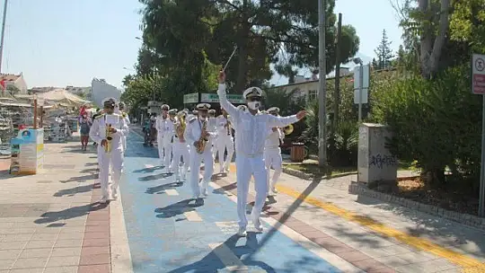 CHP ve STK'ların Zafer Bayramı coşkusu