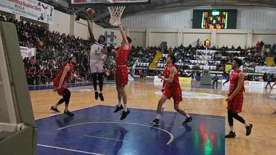 Lokman Hekim Fethiye Belediyespor zirveyi bırakmadı 81-78