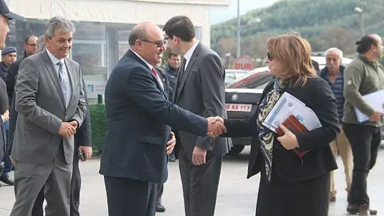 Vali Civelek, Muhtarların Sorunlarını Dinledi