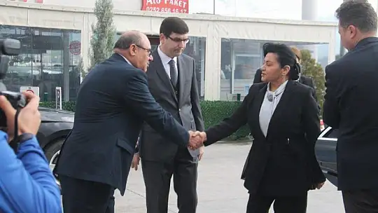 Vali Civelek, Muhtarların Sorunlarını Dinledi