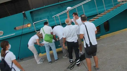 HİNTLİ MİLYARDERİN YÜZEN SARAYI FETHİYE'YE DEMİR ATTI