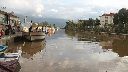Aşırı Yağışlardan Dolayı Deniz Yükseldi
