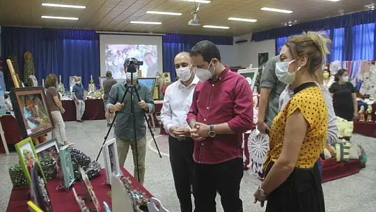 Usta Öğreticiler el becerilerini sergiledi 